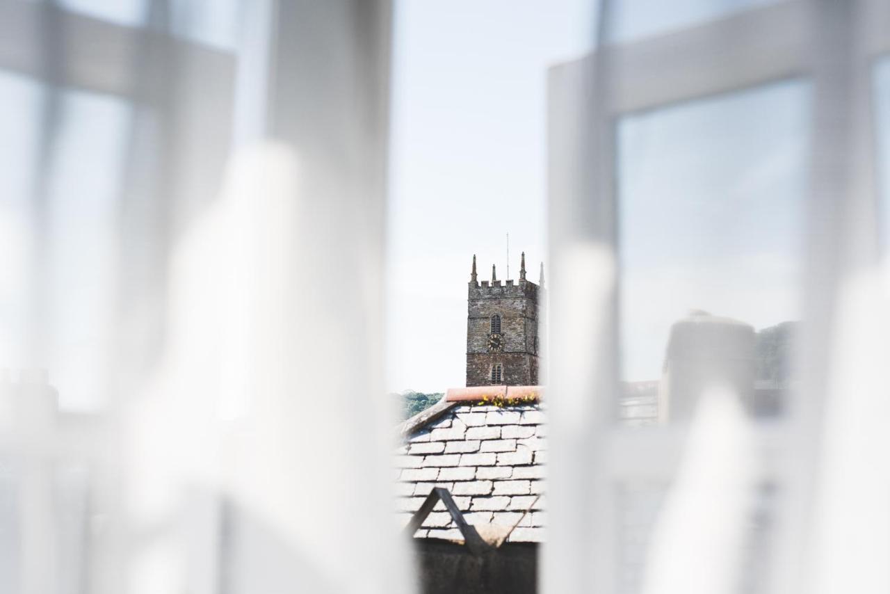 Top Storey Dartmouth Bagian luar foto