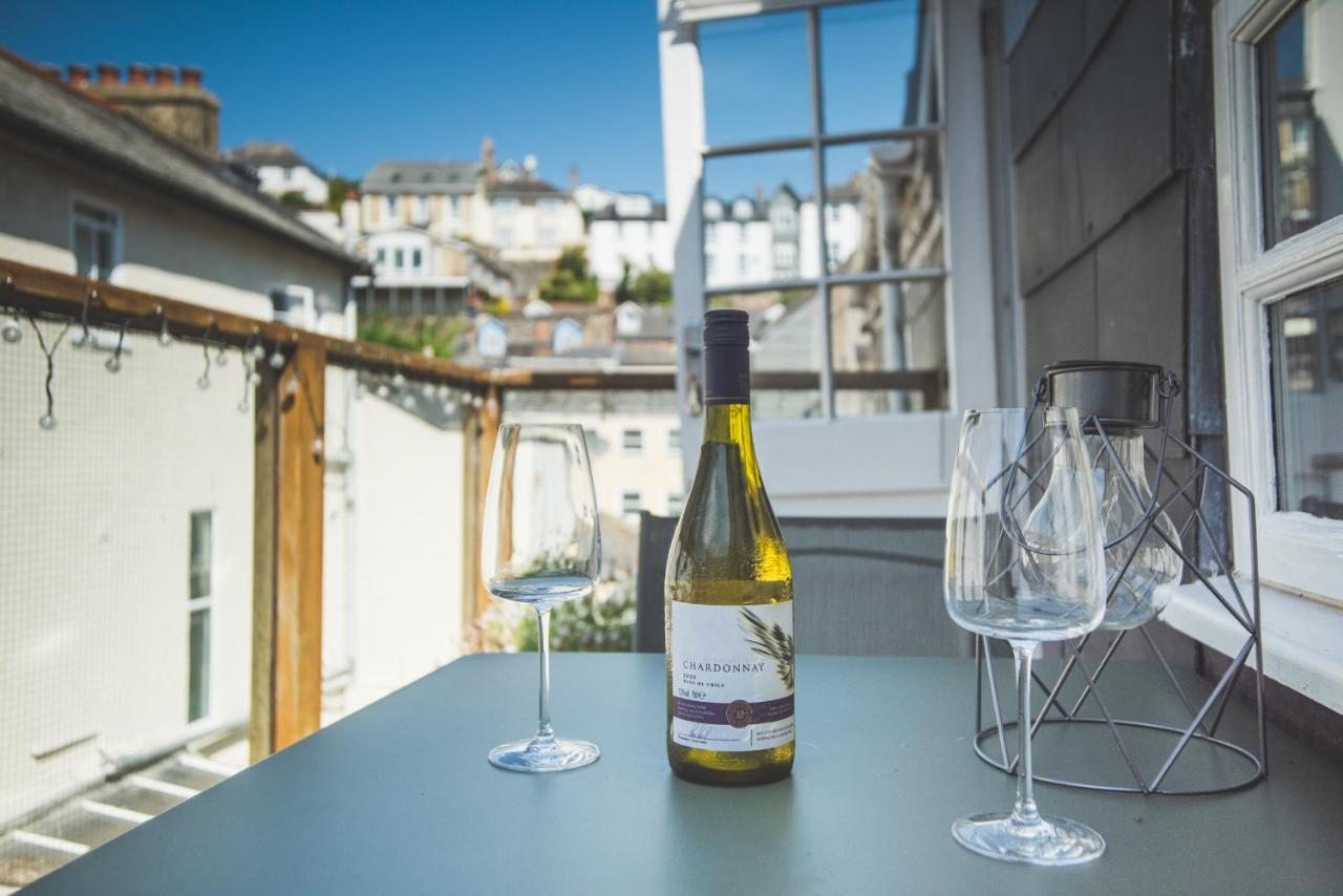 Top Storey Dartmouth Bagian luar foto