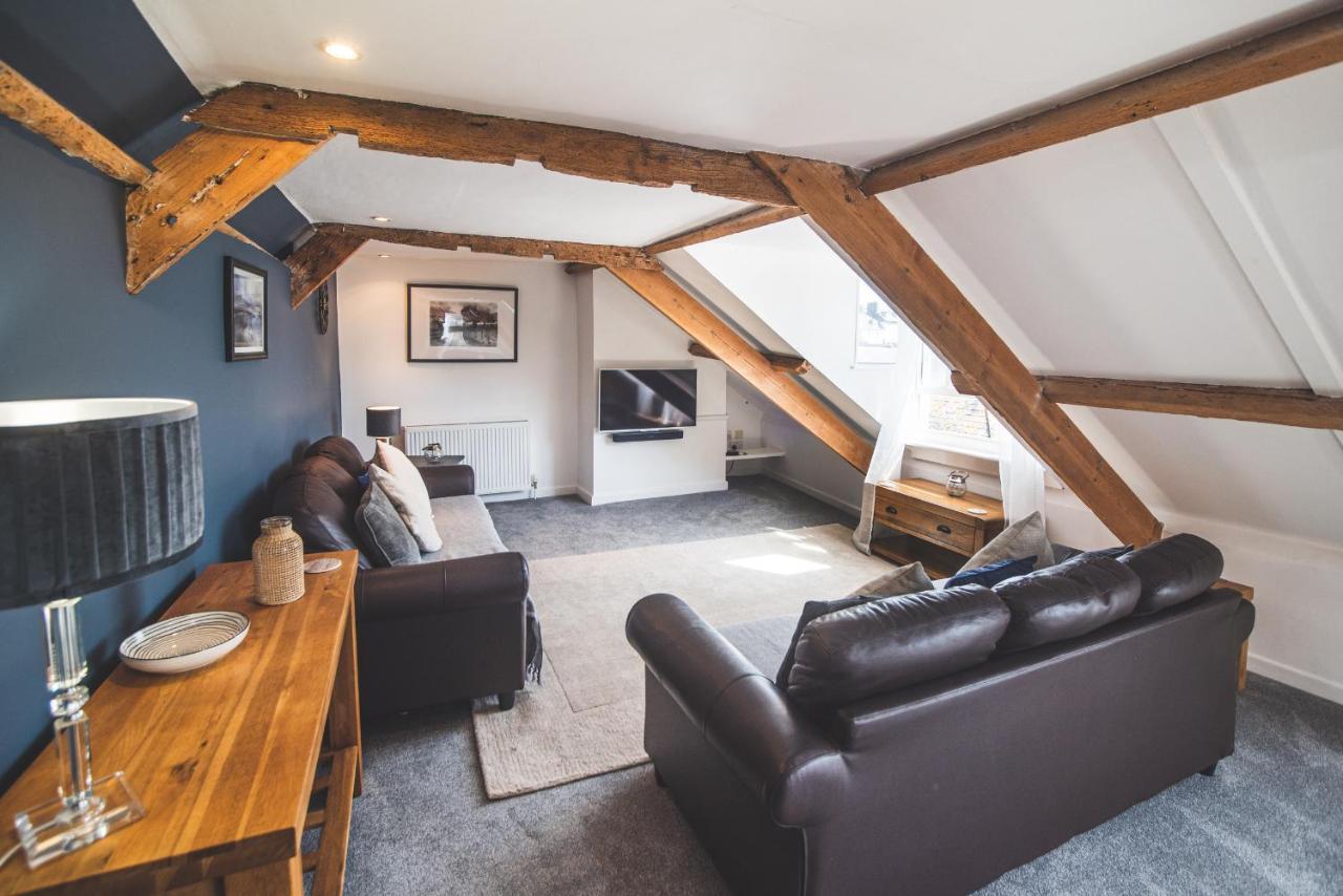 Top Storey Dartmouth Bagian luar foto