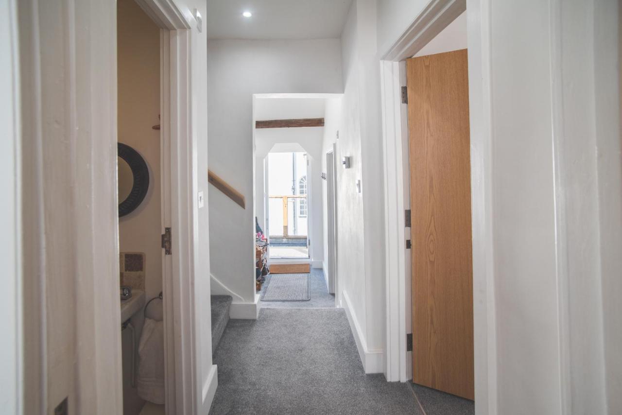 Top Storey Dartmouth Bagian luar foto