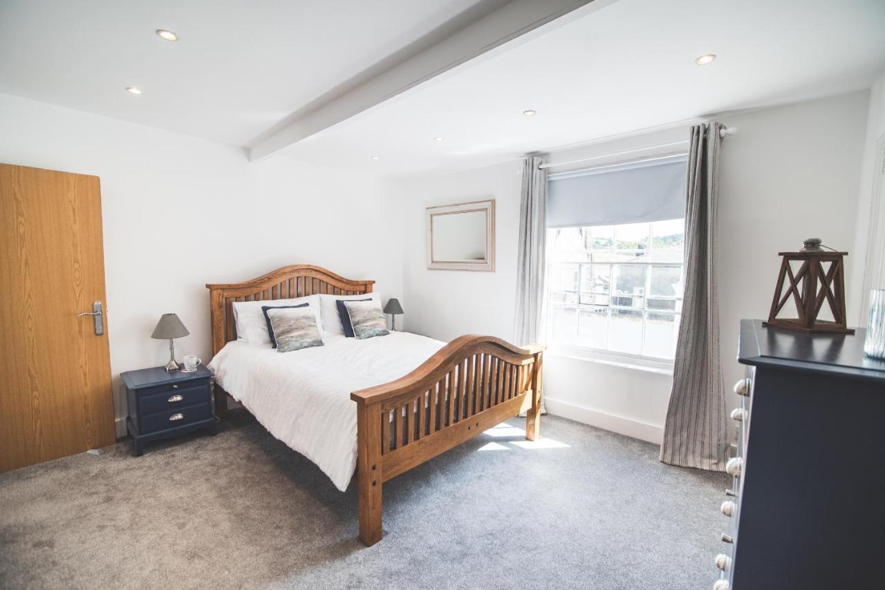 Top Storey Dartmouth Bagian luar foto