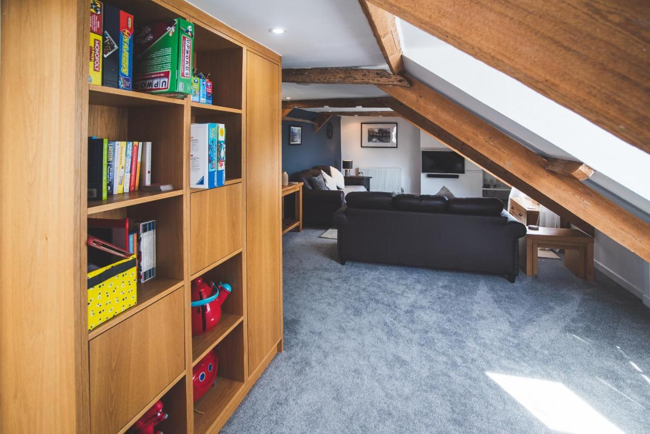Top Storey Dartmouth Bagian luar foto