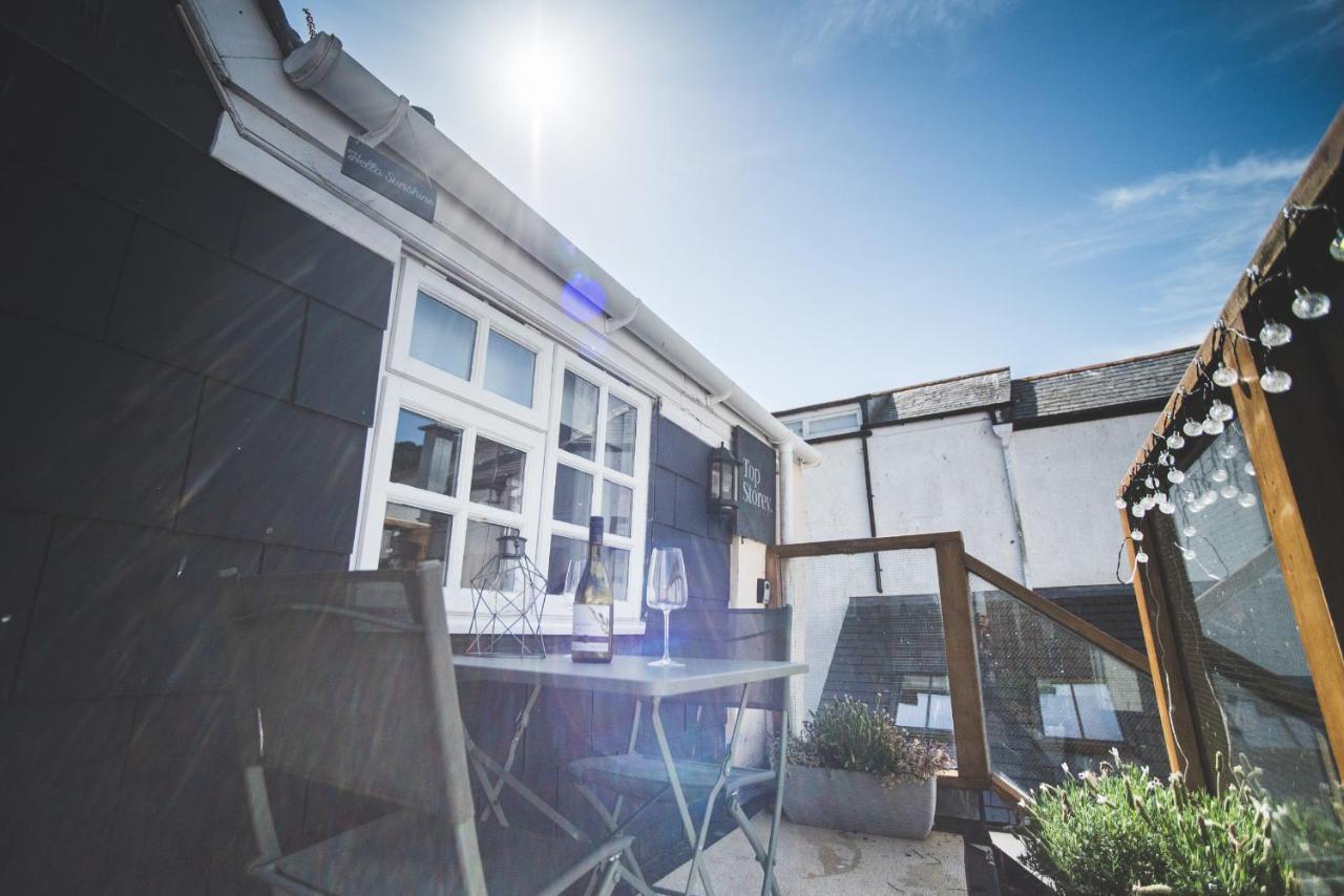 Top Storey Dartmouth Bagian luar foto