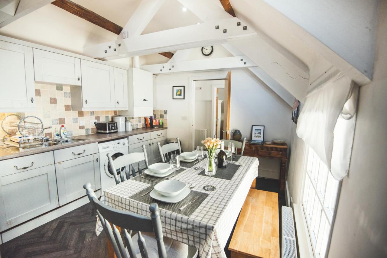 Top Storey Dartmouth Bagian luar foto
